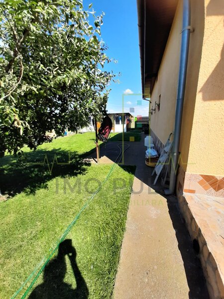 Casa individuala in Dudestii Noi, 2 fronturi stradale