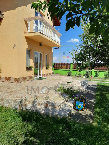 Casa individuala in Dudestii Noi, 2 fronturi stradale